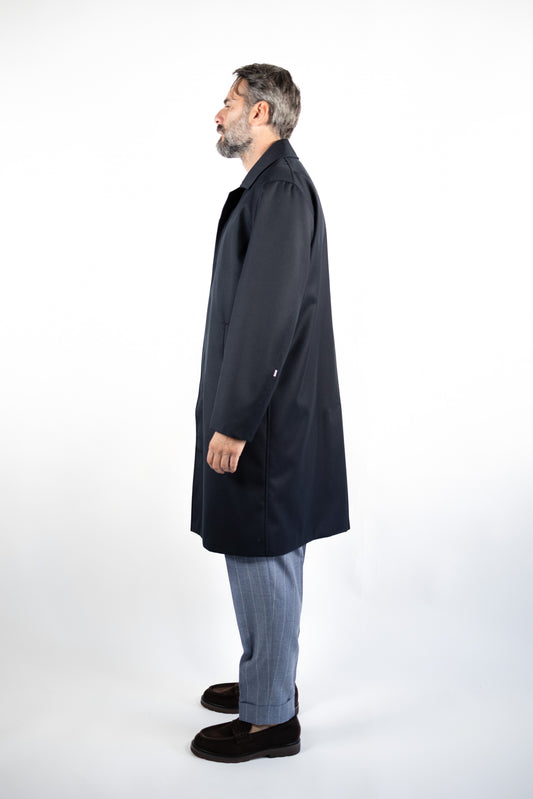 TRENCH FIT OVER IN MISTO LANA BLU NEW YORK RESIDENT