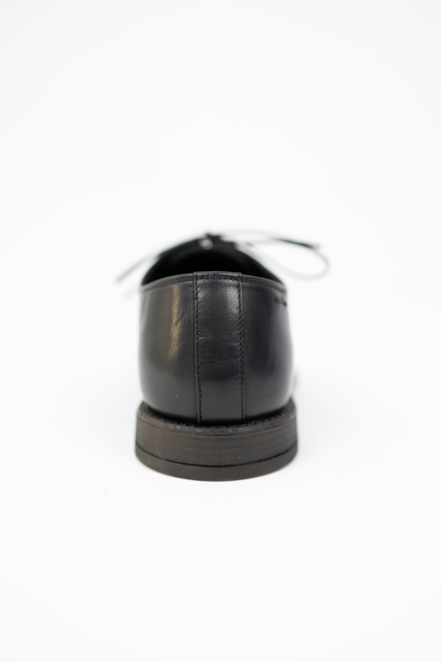 SCARPA STRINGATA IN PELLE NERA 69007 Alexander Hotto